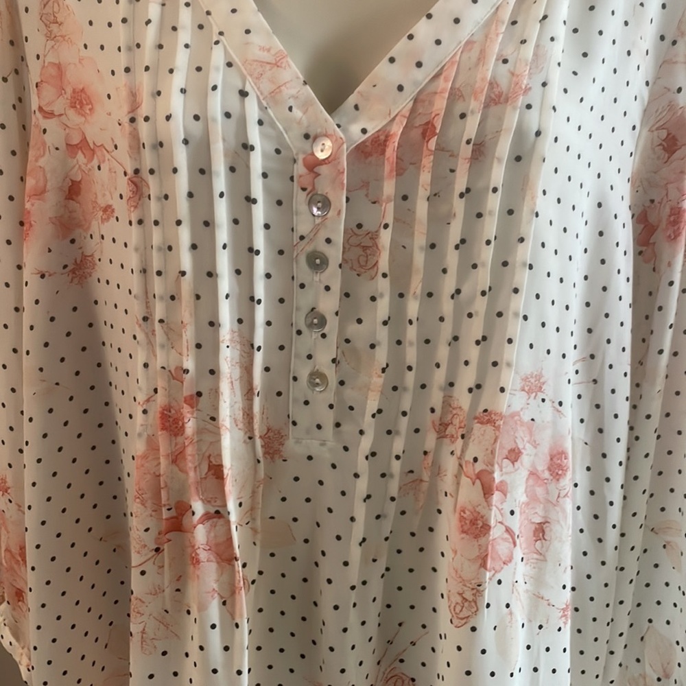 Rose & Olive White Floral Polka Dot V-Neck Blouse - Picture 2 of 4